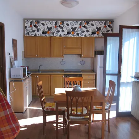 Apartament Pesci *